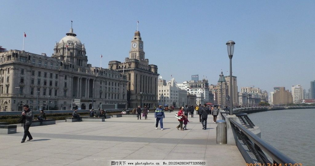 上海外滩 欧式建筑 黄浦江 高楼大厦 上海建筑群 晴天 蓝天 浦发银行