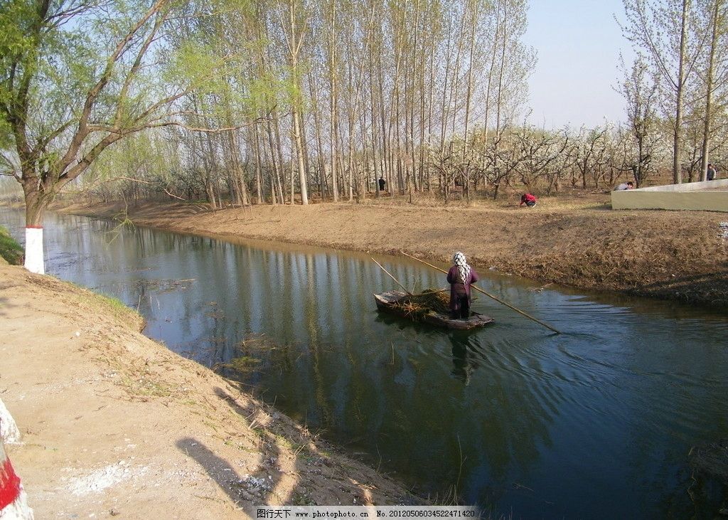 乡村美景 小船 小河 河岸