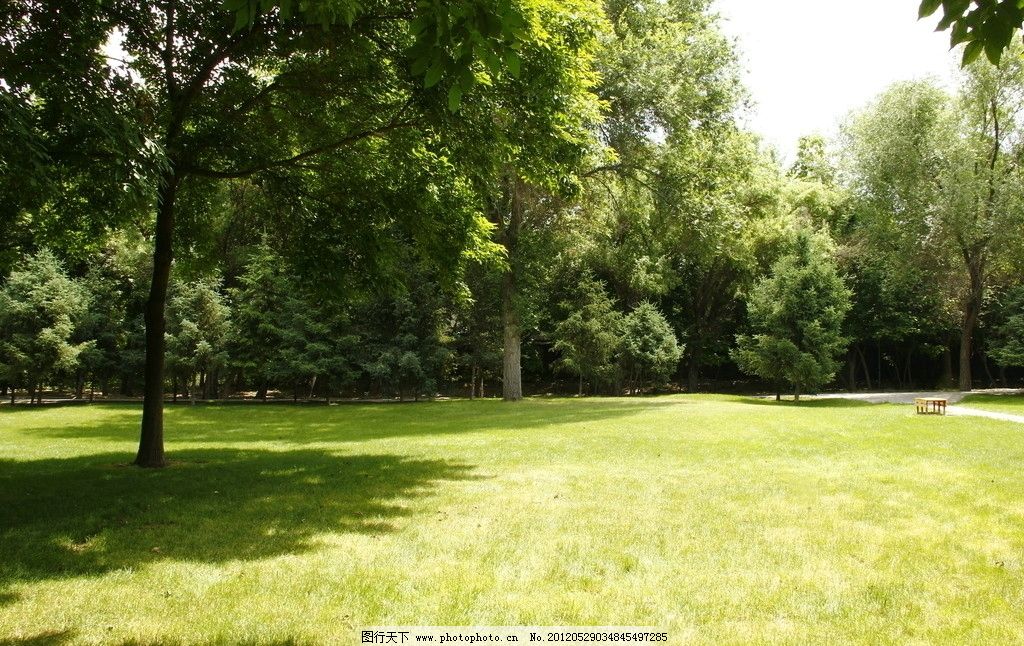 耀彩网首页皇马邃密防守，轻松应对敌手