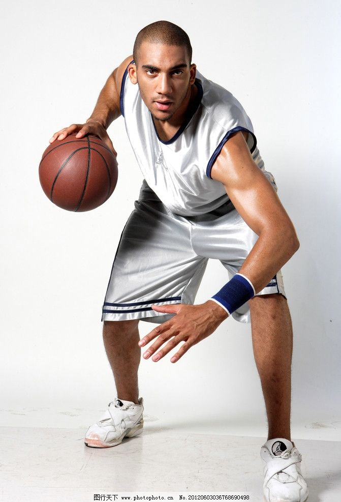 运动篮球运球黑人图片